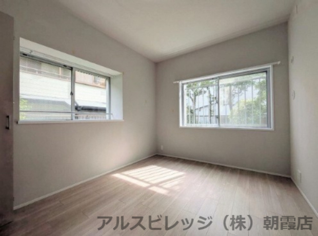 東建ニューハイツ成増の洋室