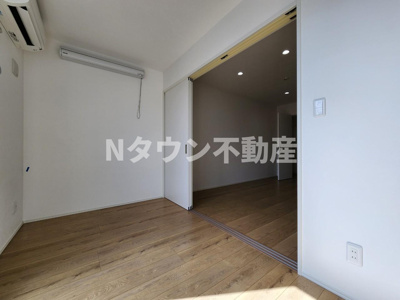 【その他】 | Eden(エデン) | 落ち着いた色調の寝室です