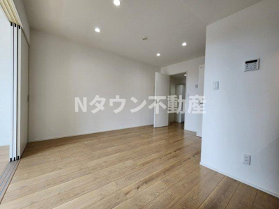 【居間・リビング】 | Eden(エデン) | こちらの居間で趣味の時間をお楽しみください