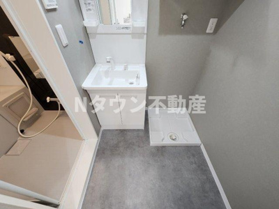 【洗面所】 | Eden(エデン) | 脱衣スペースもあります