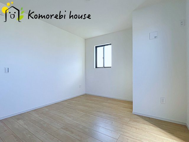 さいたま市大宮区上小町　1期　新築一戸建て　クラフトピット　02の寝室|落ち着いた色調の寝室です