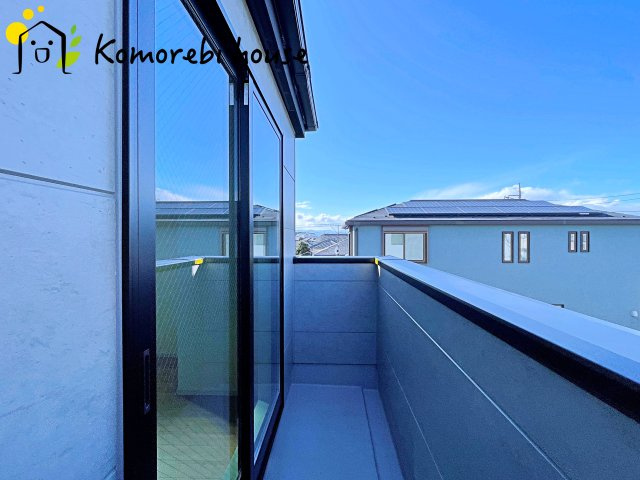 さいたま市大宮区上小町　1期　新築一戸建て　クラフトピット　02のバルコニー|お洗濯にも便利なバルコニー付き