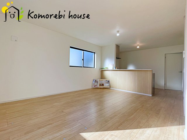 さいたま市大宮区上小町　1期　新築一戸建て　クラフトピット　02の居間・リビング|こちらのリビングで趣味の時間をお楽しみください