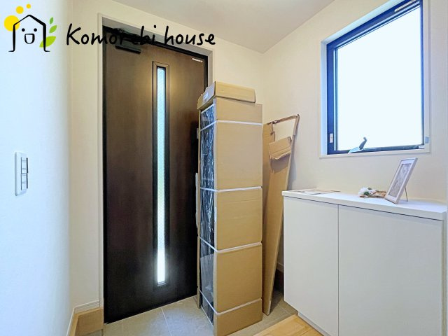 さいたま市大宮区上小町　1期　新築一戸建て　クラフトピット　02の玄関|きれいな玄関です