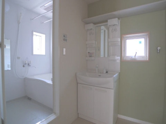 【洗面所】 | ゆったりとスペースのある洗面所