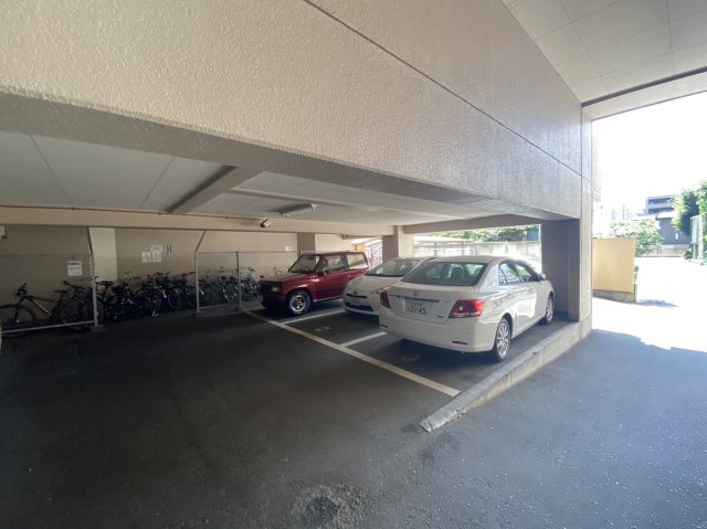 ライオンズマンション京都西陣の駐車場