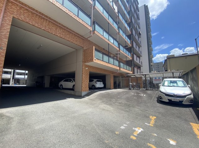 ライオンズマンション京都西陣の駐車場