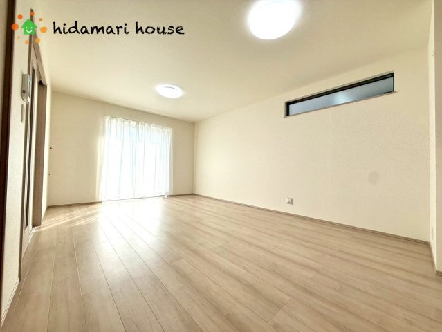 見沼区御蔵第3期　新築戸建　ハートフルBの前面道路含む現地写真