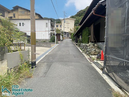 鹿ケ谷桜谷町 土地の前面道路含む現地写真