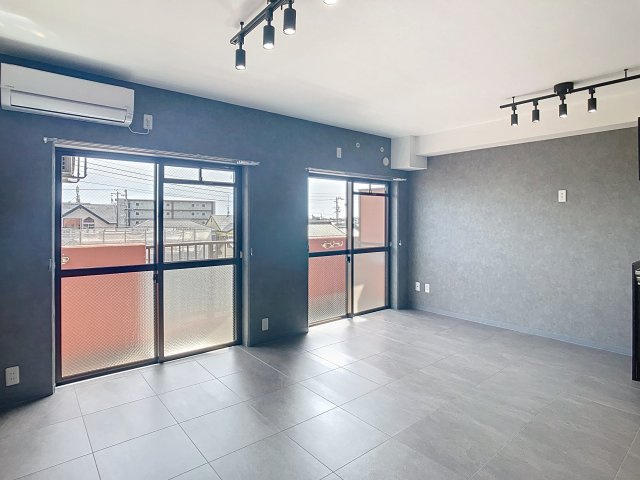 エストメンツ中泉の居間・リビング