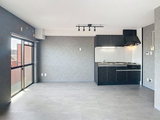 エストメンツ中泉の居間・リビング