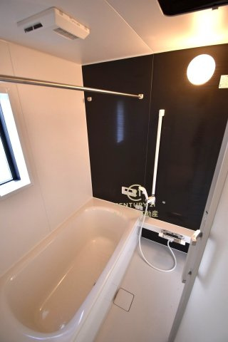 Cradlegarden　 ひたちなか市相金町　第1　4の浴室|ゆったりした1坪タイプシステムバスです。追い焚き機能付きで生活時間の違うご家族にもとても便利です！
