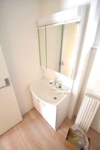 Cradlegarden　 ひたちなか市相金町　第1　4の独立洗面台|シャンプードレッサー付き洗面台。広めで使いやすい、お手入れが楽なデザインで、いつもすっきり清潔に保てます。