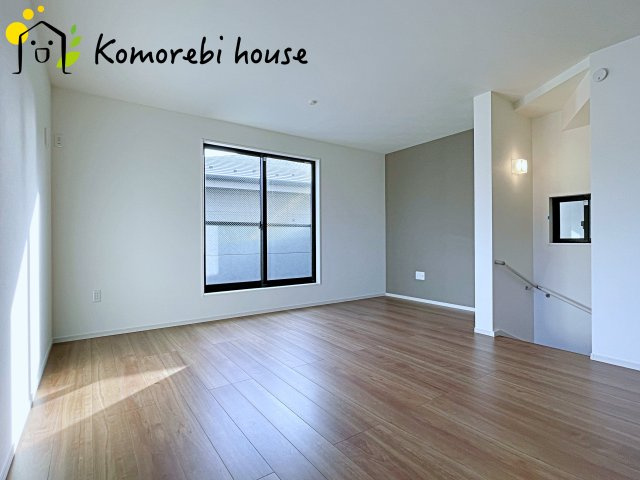 さいたま市大宮区上小町　1期　新築一戸建て　クラフトピット　03の居間・リビング|おしゃれなリビングです