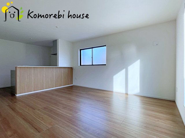 さいたま市大宮区上小町　1期　新築一戸建て　クラフトピット　03の居間・リビング|リビングです