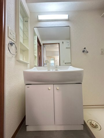 ジェネシス竹下の独立洗面台