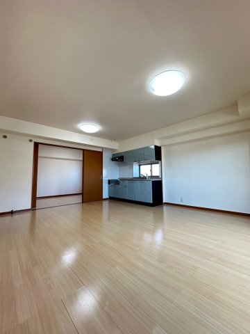 ジェネシス竹下の居間・リビング