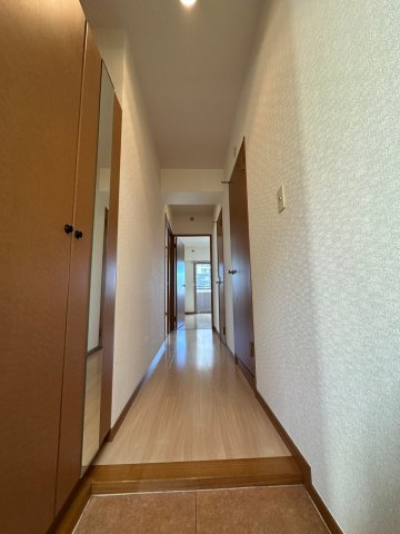 ジェネシス竹下の玄関