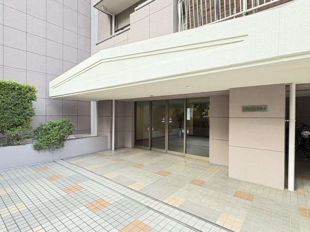 アクロスシティFポートのエントランス