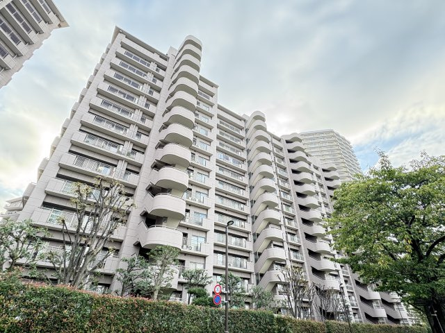 アクロスシティFポートの外観