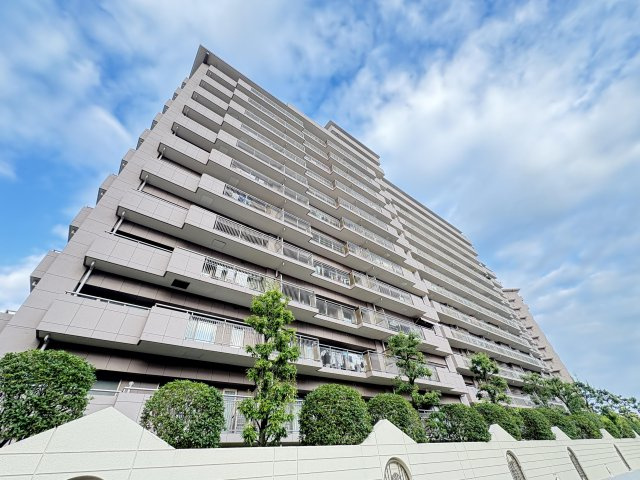 アクロスシティFポートの外観