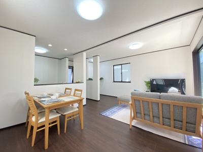 【居間・リビング】 | 那覇市具志（全7棟）D号棟 | D号棟　LDK17.5帖♪フリーコーナー付き♪