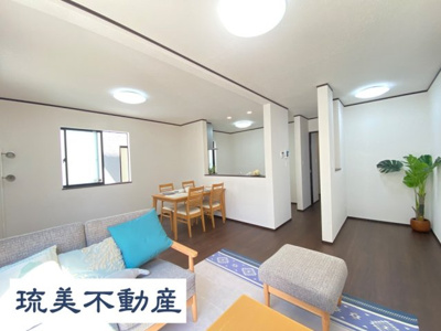 【居間・リビング】 | 那覇市具志（全7棟）D号棟 | D号棟　LDK17.5帖♪フリーコーナー付き♪