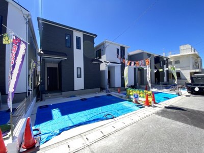 【外観】 | 那覇市具志（全7棟）D号棟 | D号棟　並列駐車2台完備♪