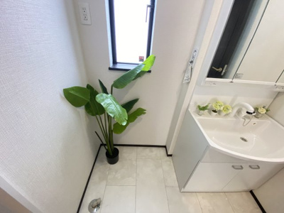 【ランドリースペース】 | 那覇市具志（全7棟）D号棟 | D号棟　洗濯機置き場♪