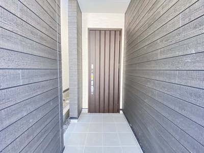 【玄関】 | 那覇市具志（全7棟）D号棟 | D号棟　スマートキー付き♪