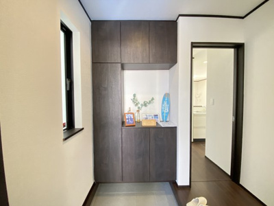 【玄関】 | 那覇市具志（全7棟）D号棟 | D号棟　十分な収納付き玄関♪