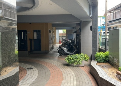 【駐輪場】 | エクセルⅡ上溝 | マンションの駐輪場は、事前に空きがあるか確認を取ると安心です。せっかく入居したのに駐輪スペースがない！なんてことになったら大変ですよね。そこで、内見時や購入前にはまず事前に確認しておくと良いでしょう。