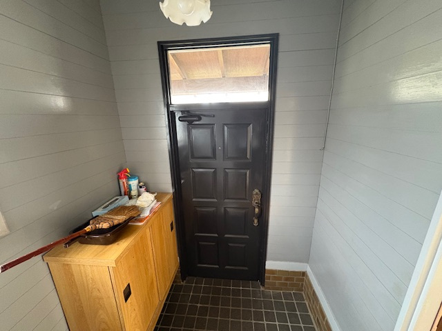 藤岡市上戸塚　中古540の玄関|収納もある玄関です