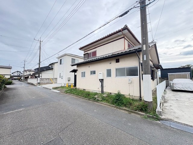 藤岡市上戸塚　中古540の前面道路含む現地写真|前面道路含む現地写真です