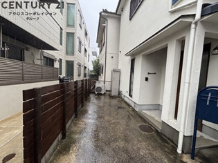 東園田町５丁目戸建のエントランス