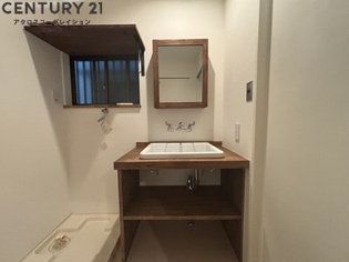 おしゃれな独立洗面台です☆