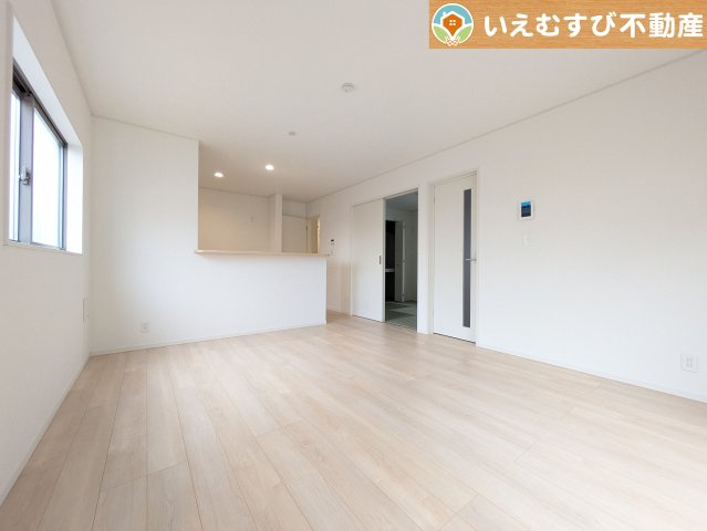 Cradle garden　鴻巣市筑波第5の居間・リビング|ご家族みんながゆったりくつろげるリビング
ゆとりの空間でくつろいだり遊んだり、家族の時間が楽しみですね♪