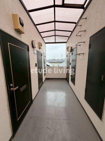 ブルイヤール朝霞23のロビー