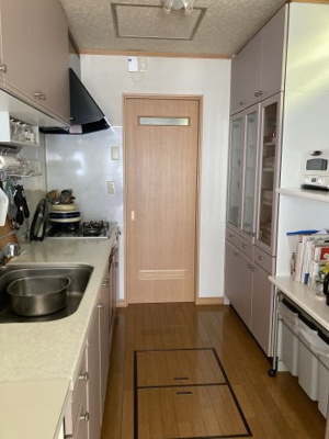 【キッチン】 | 文苑1丁目売家 | 独立キッチンスペースは、毎日のお料理が楽しくはかどりますね♪お子様がお手伝いしてくれるかも♪♪