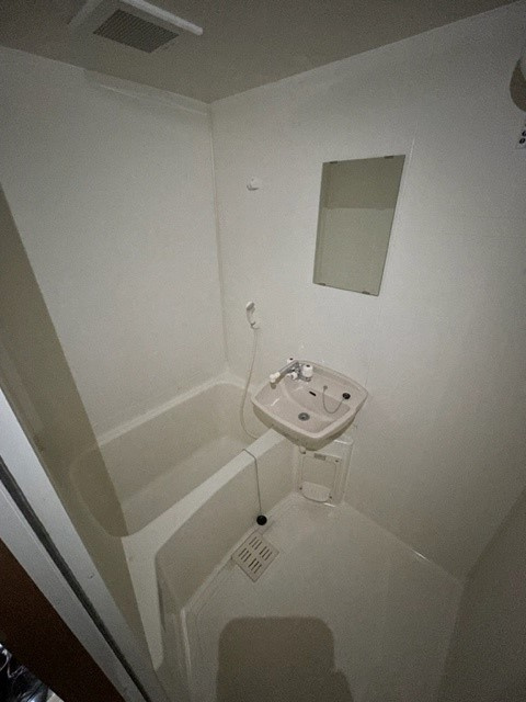 カレッタＳの浴室|※別号室の参考写真です。