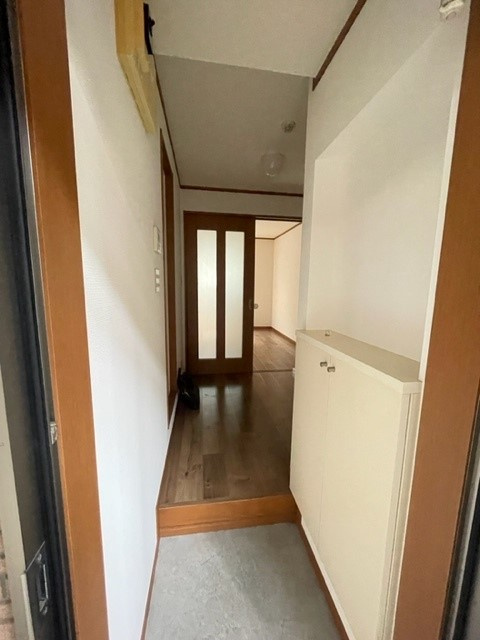 カレッタＳの玄関|※別号室の参考写真です。