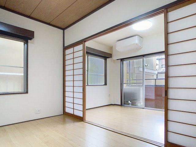 ロワールヨシダの居間・リビング