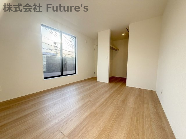 三郷市鷹野5丁目　新築戸建　全1棟の洋室|お部屋が最大限に使えるようにウォークインクローゼットが設置されています♪
