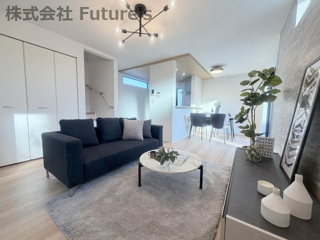 三郷市鷹野5丁目　新築戸建　全1棟