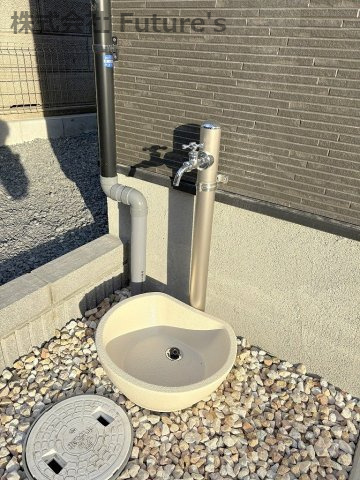 三郷市鷹野5丁目　新築戸建　全1棟の設備|外水栓があるので庭の水やりや外でお子様とプール遊びができますね！