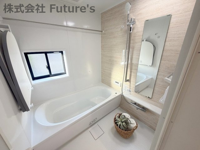 三郷市鷹野5丁目　新築戸建　全1棟の浴室|一日の疲れを癒せるくつろぎのゆったりバスルーム