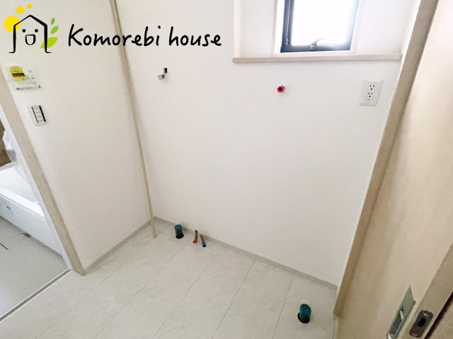 川島町下伊草　新築一戸建て　いろどりアイタウン　13の独立洗面台|独立洗面台で身支度をすべて済ませてしまいましょう