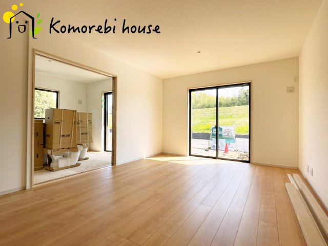 川島町下伊草　新築一戸建て　いろどりアイタウン　13の居間・リビング|ゆったり過ごせるリビングです