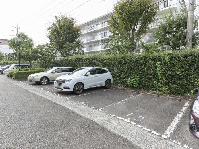 【駐車場】
