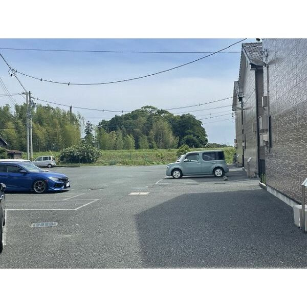 サンヴィラージュ夢の駐車場